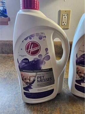 Hoover Deep Clean Max Pet Messes Carpet Cleaning Solution.